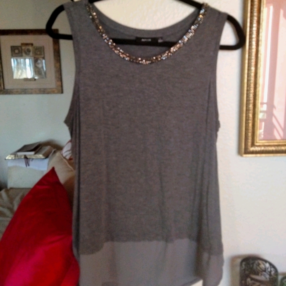 GRAY SLEEVELESS TOP, WITH RHINESTONE NECKLINE